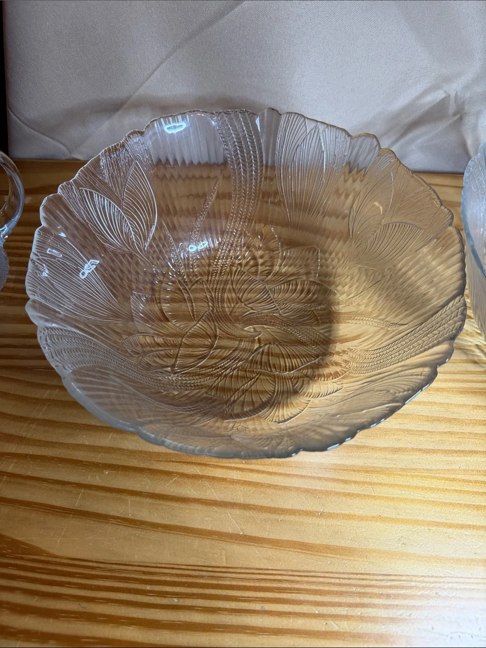 Vintage Arcoroc France Canterbury Crocus Glass Large Serving Bowls Set of 2 MCM